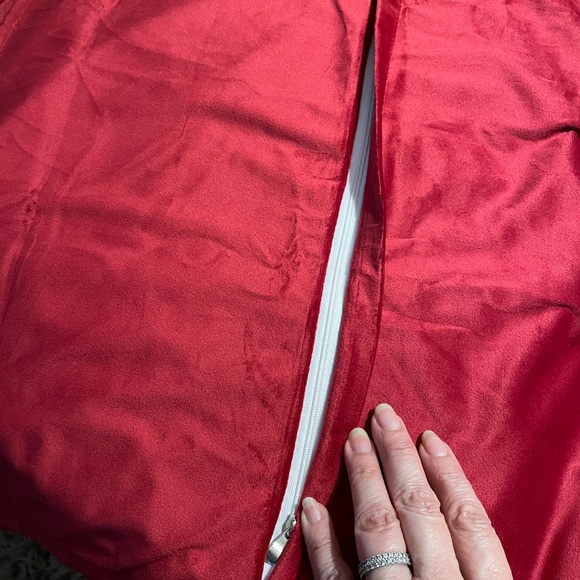 Two 20”x20” Red velvet throw pillow covers. (Pillow inserts not included) - Picture 3 of 4